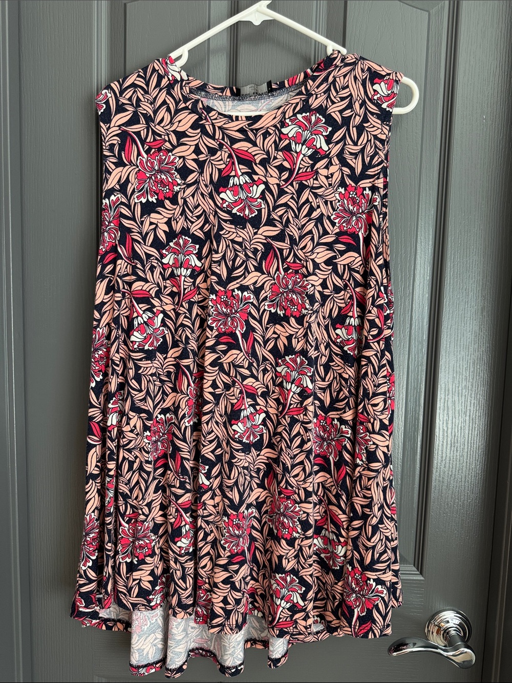 Lane Bryant Swing Tank Navy Floral Sleeveless Top with Pink & Red Bloom